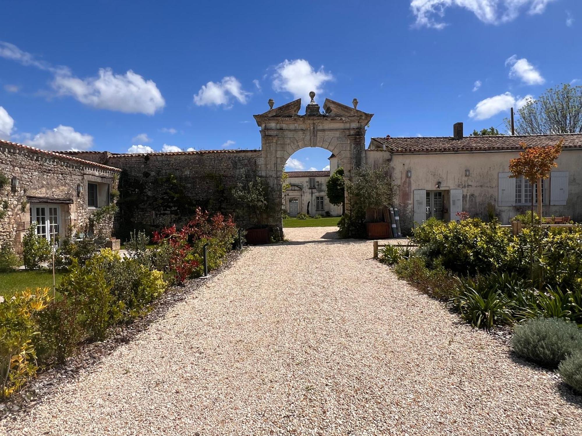 Chateau De Feusse Saint-Just-Luzac Exteriér fotografie